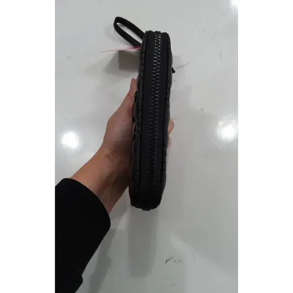 NWT Betsey Johnson black Kara wallet Quilted heart detail 7x4in zip closure glam - Picture 7 of 9